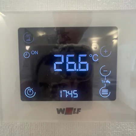 Neues Mit 2 Schlafzimmern Und Küche *